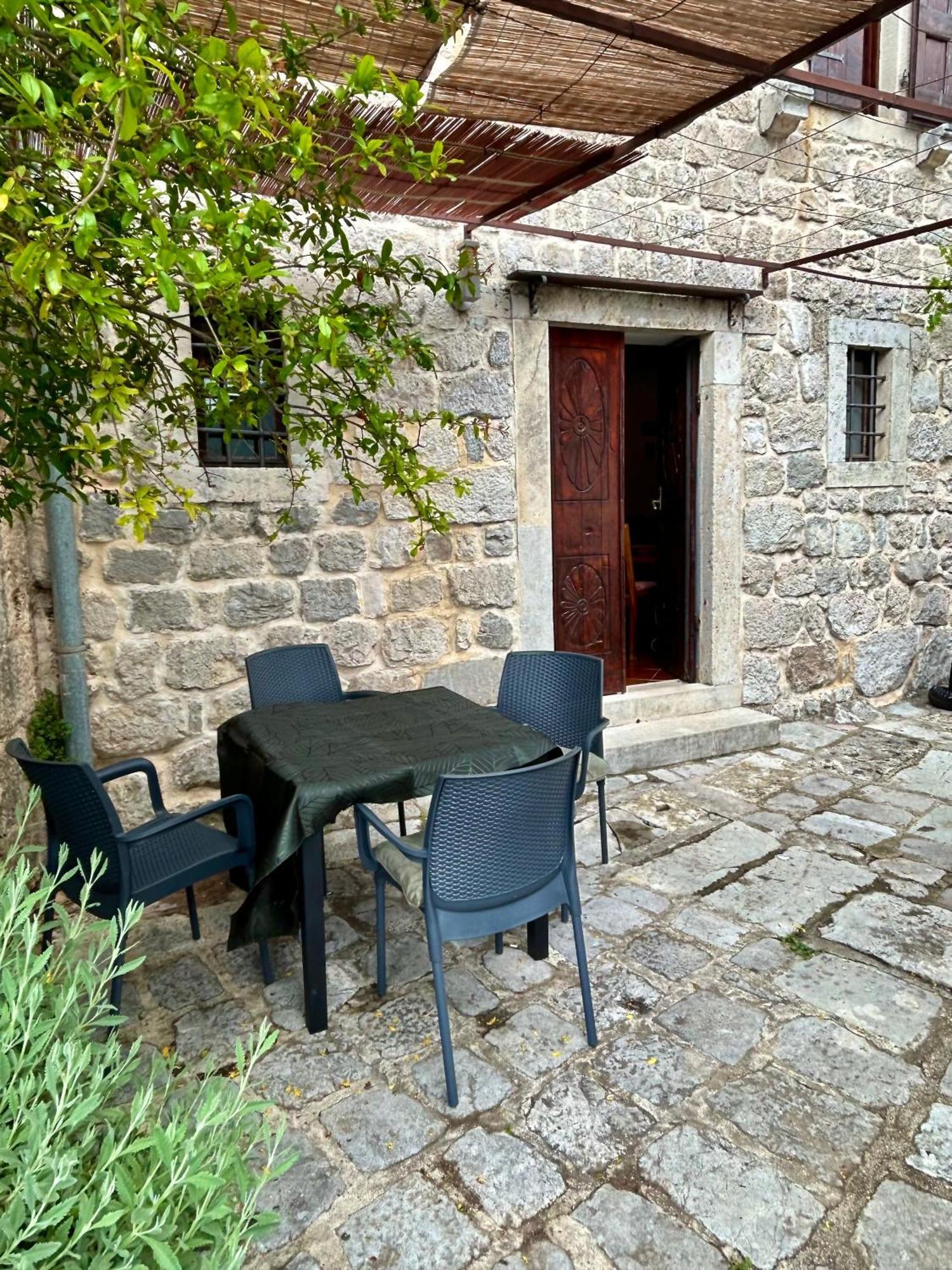Charming Bohemian House In Perast Villa Eksteriør billede
